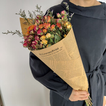 花束雏菊泰迪向日葵玫瑰干花真花 35个花头混色玫瑰草复古报纸包装