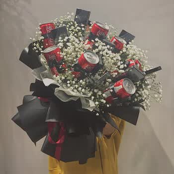 养乐多生日礼物送男友女友闺蜜全国同城配送店 8瓶可口可乐花束【图片