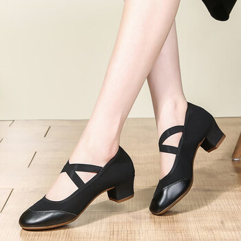 广场舞舞蹈鞋中老年人穿女布鞋软底中跟四季跳舞鞋红舞鞋 黑色皮头 34