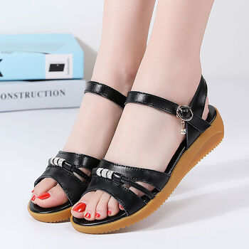 真皮凉鞋女新款平底妈妈鞋中跟女士防滑中老年女鞋时尚外穿凉鞋女833