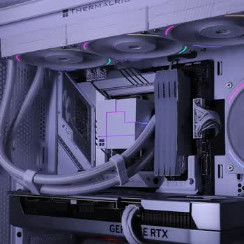 利民（thermalright）CORE MATRIX 360 WHITE 幻芯矩阵 支持 多平台 一体式水冷散热器 CM360 WHITE