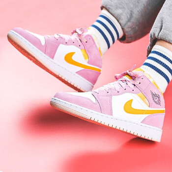 nikeairjordanaj1mid耐克女鞋板鞋鸳鸯拼接粉熊猫豆沙花卉糖果樱花粉