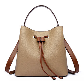 时尚手提包包女2022新款休闲百搭大容量水桶包质感牛皮斜跨包卡其色
