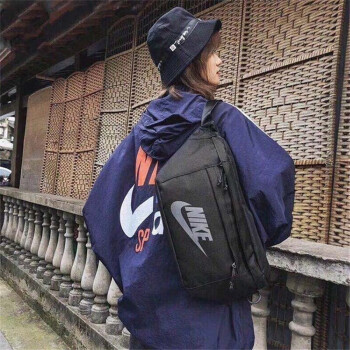 耐克（NIKE）斜挎包2024春款男女包腰包胸包跑步健身包收纳邮差包运动包DN2556 BA5751-010/黑色/大容量 MISC