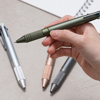 uni三菱 五合一多功能笔商务中油笔签字笔原子笔(四色圆珠笔+自动铅笔)银白色笔杆 MSXE5-2000A-05 uni三菱 五合一多功能笔商务中油笔签字笔原子笔(四色圆珠笔+自动铅笔)银白色笔杆 MSXE5-2000A-05