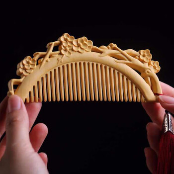 小叶黄杨木梳 设计小叶黄杨木雕刻桃花木梳木质工艺品礼品梳子女