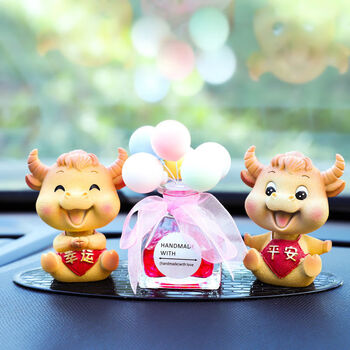 适用牛年吉祥物本命年创意汽车摆件  汽车摆件小牛公仔车内摆件个性