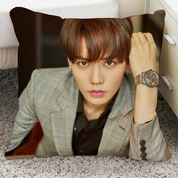 抖音同款礼物林彦俊周边抱枕同款嘉人杂志海报应援手幅片贴纸nine