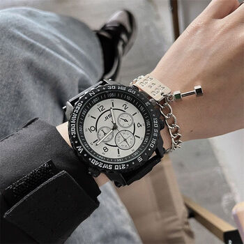 千奇梦三眼高颜值手表男生嘻哈潮流时尚欧美大表盘复古小众学生白盘