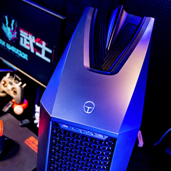 雷神（ThundeRobot）黑武士·Shark水冷游戏台式电脑电竞主机(13代i7-13700K 32G RTX4070Ti 1TSSD 水冷散热)