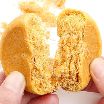 三只松鼠	肉松饼三只松鼠肉松饼早餐休闲零食品网红面包充饥点心饼干