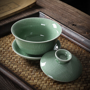 中国　哥窯　青磁　金絲鉄線　花文茶碗　金継ぎ直し　時代箱　C　6602 中国 哥窯 青磁 金絲鉄線 花文茶碗 金継ぎ直し 時代箱 C 6602