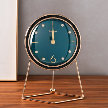 钟表客厅摆放时钟桌面坐钟客厅家用时尚酒柜表摆台式三角小台钟皮革绿