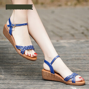 红蜻蜓凉鞋女真软皮凉鞋女2022夏季新款中老年坡跟软底女士休闲鞋