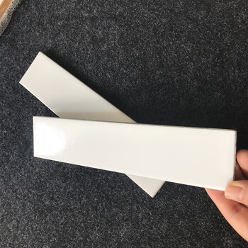 定制适用外墙砖室外瓷砖52*235白色釉面外墙砖瓷砖条形墙砖5.2*23.