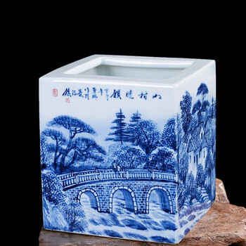 中国，景德镇，青白釉風景画花瓶 中国，景德镇，青白釉風景画花瓶