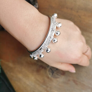 追属 苗银民族风手镯少数民族苗族银饰铃铛舞蹈表演用开口夸张手环