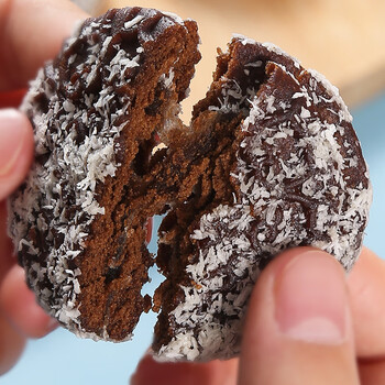 君臣乐黑米雪饼粗粮王饼干椰蓉夹心好吃的五谷杂粮烘培类点心糕点小