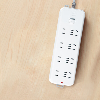 公牛（BULL）插座/插线板/插排/排插/接线板/宿舍家用桌面拖线板  3C认证  8位总控开关全长5米 GN-B3440