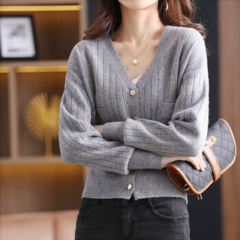 摩纳什丹mogastances2021纯羊毛针织开衫女v领毛衣外套短款宽松纯色