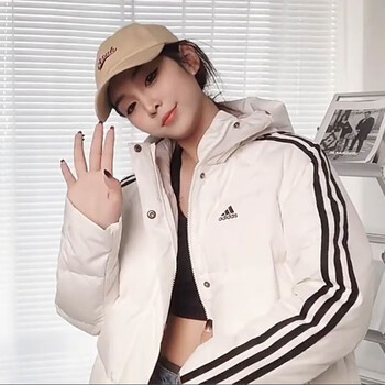 阿迪达斯（adidas）羽绒服女冬季新款运动休闲户外保暖潮流连帽外套IT8720 IT8721/充绒量152 S