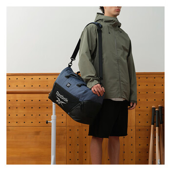 锐步防泼水大容量健身运动包可拆卸肩带多场景通勤旅行包 蓝色