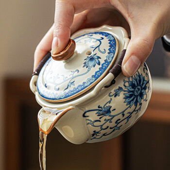 中国明時代早期染付(青花)執壺 中国明時代早期染付(青花)執壺
