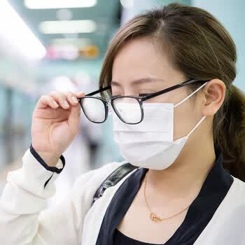 蔡司眼镜防雾清洁湿巾纸巾 镜片镜头护目镜游泳镜近视眼镜防起雾 防雾纸巾100片装