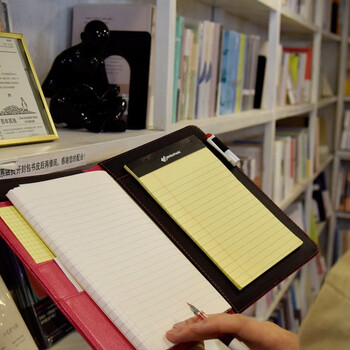 凯萨(KAISA)经理夹黑色A4办公商务夹PU皮质文件资料夹带拉链计算器高中生学习神器