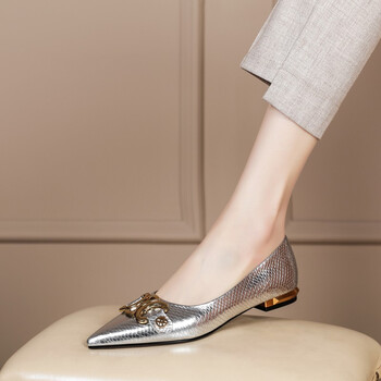 旅他她lvtata低跟单鞋女牛皮尖头女鞋粗跟浅口鞋舒适懒人鞋定大码鞋