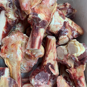 新鲜冷冻牛腿骨牛筒骨牛棒骨牛骨头一箱50斤牛肉汤