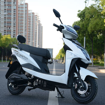 新国标72v电动车电摩60v电瓶车成人男女踏板爬坡可上牌电动摩托车白色