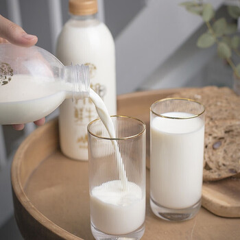 伊利 国庆节礼品云南乍甸牛奶有机鲜牛乳零添加全脂2瓶装整箱学生优