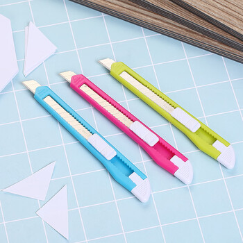 齐心（COMIX）裁纸刀/美工刀/壁纸刀 小号金属防锈 办公用品 9mm B2825 颜色随机