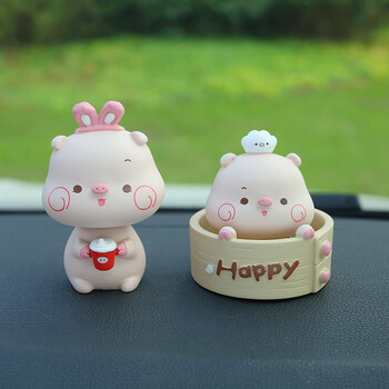 小车装饰品车头摆件气车内部仪表台车载装饰品车上可爱小猪摇头公仔