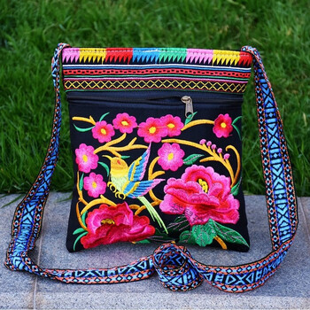 民族风百搭斜包刺绣花包单肩斜挎包彝族傣族舞台休闲包包生日节日礼物