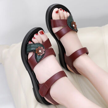 uhfv真软皮妈妈凉鞋女夏季软底老人奶奶女鞋防滑中老年人鞋子坡跟不累