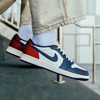 靴 Nike Air Jordan 1 \