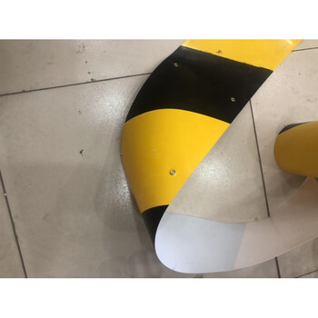 建筑工地工程外架铁皮警示带挡脚板踢脚线楼层安全隔离带分隔带条 黑