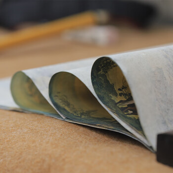 一海堂 文化宣纸文房四宝中国风古风书法创作参展正面不洇背面不透 微喷古画宣纸-百骏图 34*138cm 5张/包