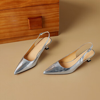 艾上他她5cm法式水钻小猫跟包头凉鞋银色尖头后空四季鞋春夏时尚中