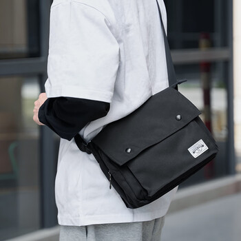 我潮韩版潮牌单肩包男休闲斜挎包大学生背包大容量高中生手机包邮差包