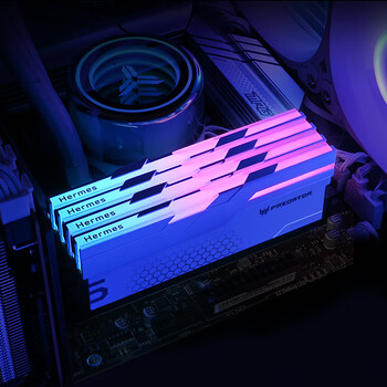 宏碁掠夺者（PREDATOR）32G(16G×2)套装 DDR5 6800频率 台式机内存条 Hermes冰刃系列 RGB灯条(C32) 银色 AI电脑配件