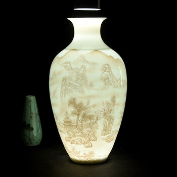 7501毛瓷 景德镇市艺术瓷厂 怀仁堂 珍品瓷瓶 云雾山水