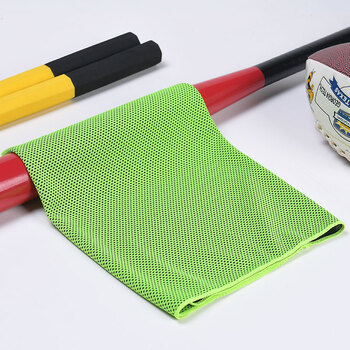 英辉（INVUI）冷感运动毛巾健身跑步瑜伽吸汗速干凉爽降温擦汗柔软毛巾 荧光绿