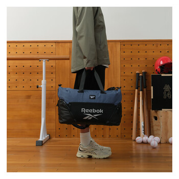 锐步防泼水大容量健身运动包可拆卸肩带多场景通勤旅行包 蓝色