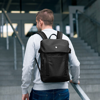 维氏(VICTORINOX)瑞士军刀埃蒙特经典系列15.6英寸商务电脑包翻盖背包605313黑色 维氏(VICTORINOX)瑞士军刀埃蒙特经典系列15.6英寸商务电脑包翻盖背包605313黑色