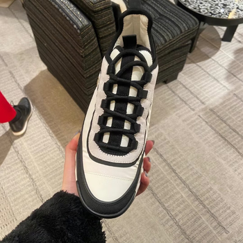 足元軽やか 国内 CHANEL 25C スニーカー ファブリック ベージュ ベージュ系 25.5cm CHANEL(シャネル) スニーカー(レディース