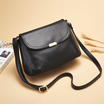 皮妈妈斜挎包女小包包2019新款中年软皮婆婆百搭单肩中老年女包 黑色