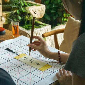 一海堂 文化书法羊毛毡垫桌垫书画毡布毛笔字毡垫 加厚毛毡垫练习书法描红国画学生初学者专用 米字格50*50cm